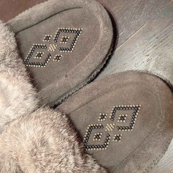 Manitobah Moccasins - Older style Tipi - Picture 4 of 5